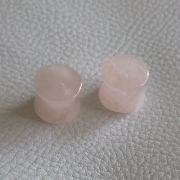 ❤️ Rose Quartz 1/2” Double Flare Plugs - Picture 1 of 4